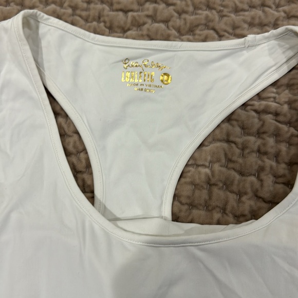 LILLY PULITZER Good CONDITION L TOP PET/SMOKE FREE HOME PLEASE READ DESCRIPTION - Picture 3 of 6